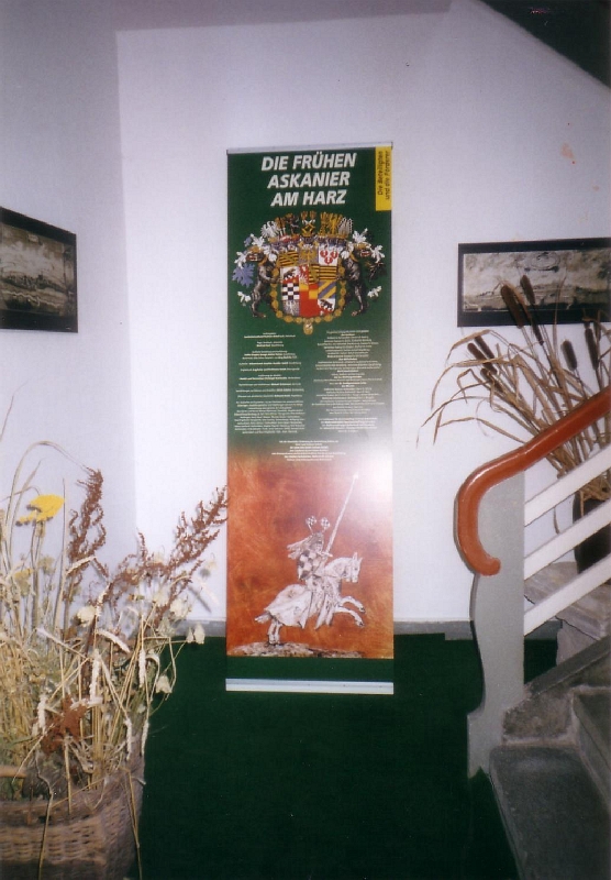 2002-08-23_09a_Askanierausstellung Eingangsbereich.jpg